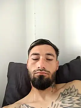 Show modela Negrila25 na web-kameri