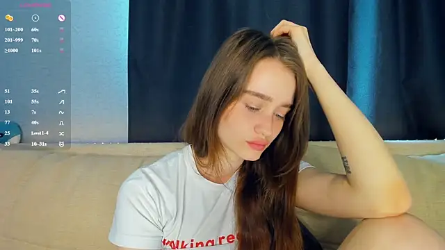 lovelyalivia élő XXX-chatje