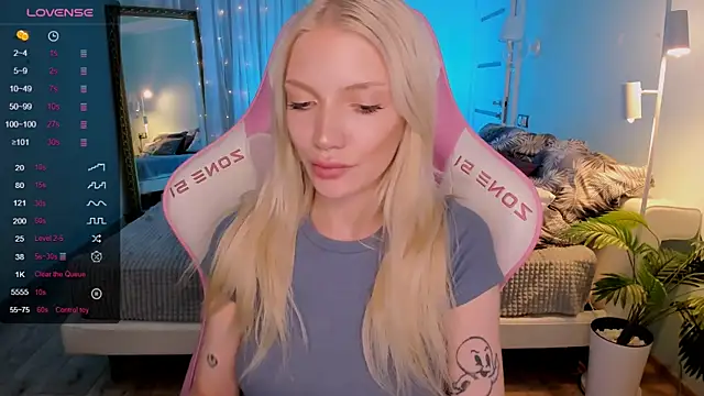 AnyaTaylor_ élő XXX-chatje