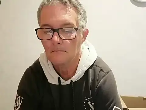 daddy_man Show in webcam