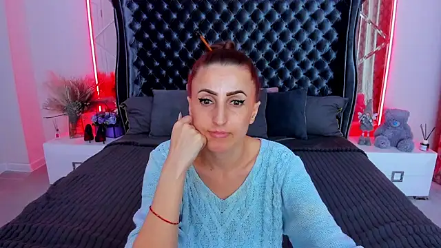 Show modela Rebecca_Diamond na web-kameri