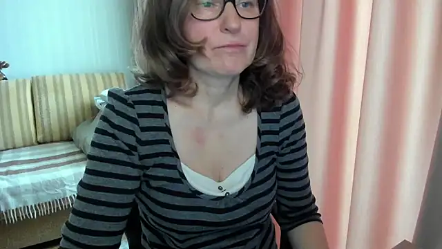 lauraoven's Live XXX Chat