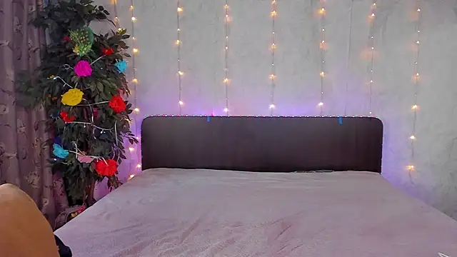 XXX chat uživo modela Milana_Crystal_