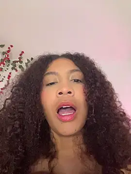 Daphnne_Curly – webcam-show
