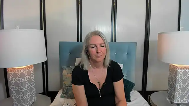 EricaTop Adlı Modelin Canlı XXX Sohbeti