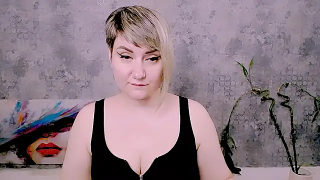 Djullia Live XXX-chat