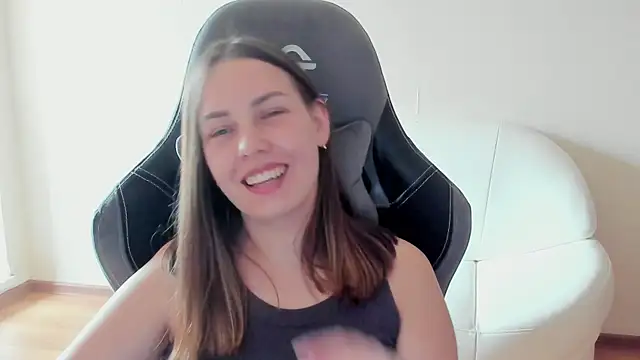 دردشة Mia_shy1 الجنسية المباشرة