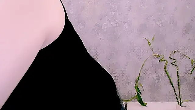 Djullia élő XXX-chatje