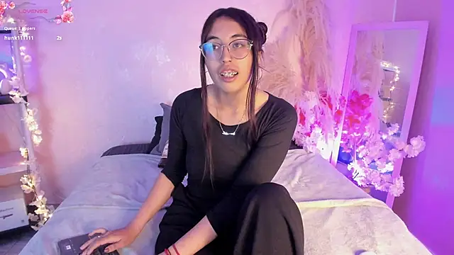 Valk_submissive's Live XXX Chat