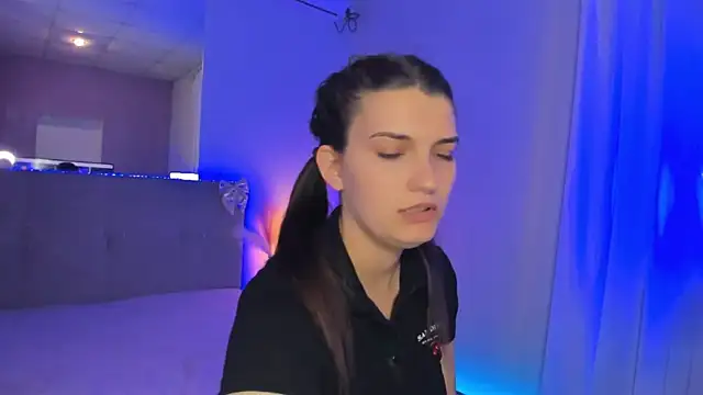Czat XXX na żywo – Laura_Leee