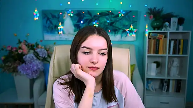 KellieBanshe Adlı Modelin Canlı XXX Sohbeti