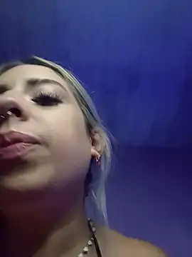 holly_luv's Live XXX Chat