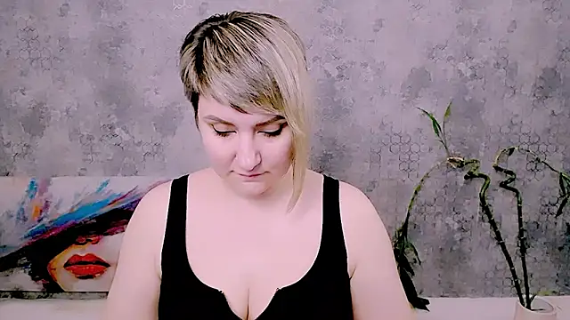 Djullia Live XXX-chat