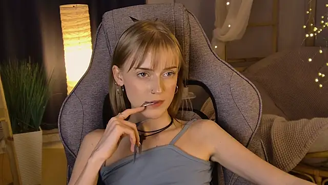 Živý XXX chat KiraMontoya