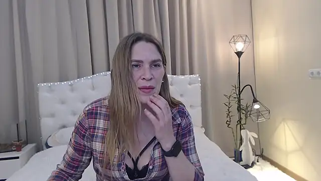 TessaDaybreak live XXX chat