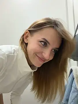 -AngelAri-'s Live XXX Chat