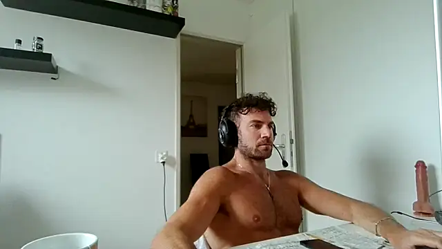 alpha-hunk's Webcam Show