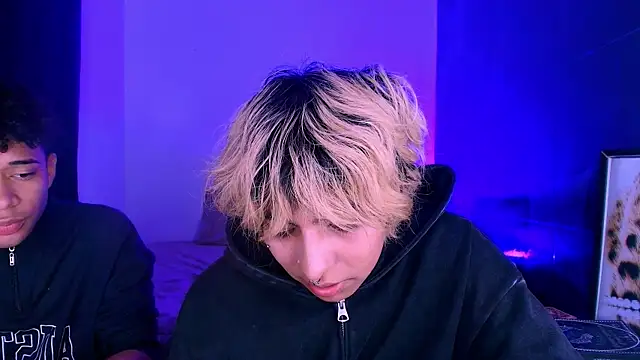 Aronn_44 即時 XXX 聊天
