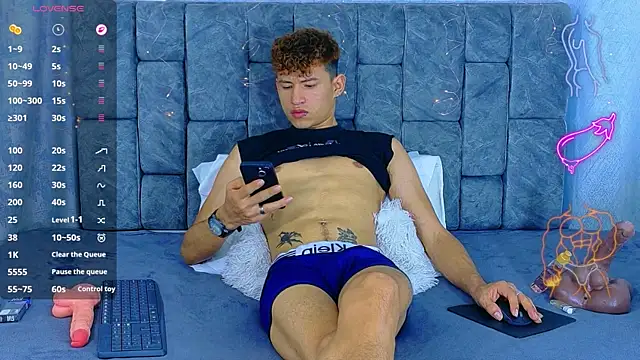 NicolasTorrez live XXX chat