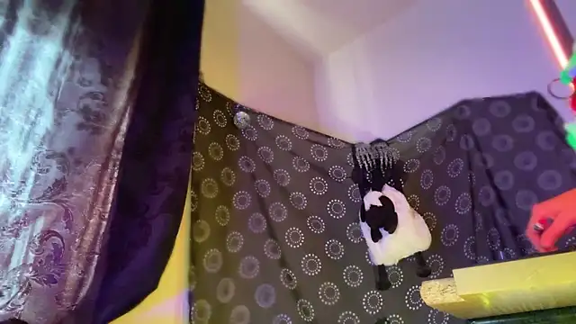 Guyst049 Pertunjukan Webcam