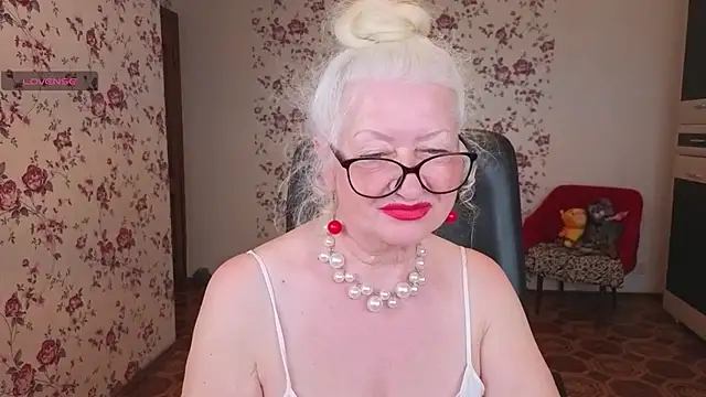 Chat +18 de Maya_Mayflower ao vivo