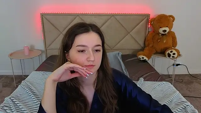 Chat XXX en directo de CyrenaLuxe