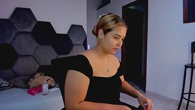 MikaelaStone Live XXX Chat