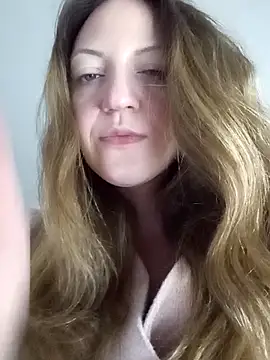 KattyLuuu élő XXX-chatje