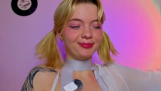 MelinaBunnyyy's Live XXX Chat