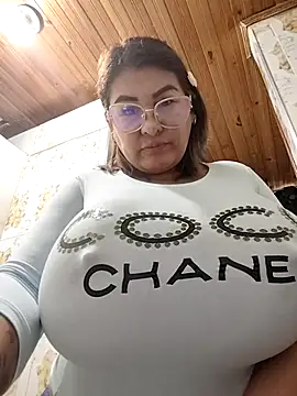 Chat XXX en directo de AlexxiaaMat