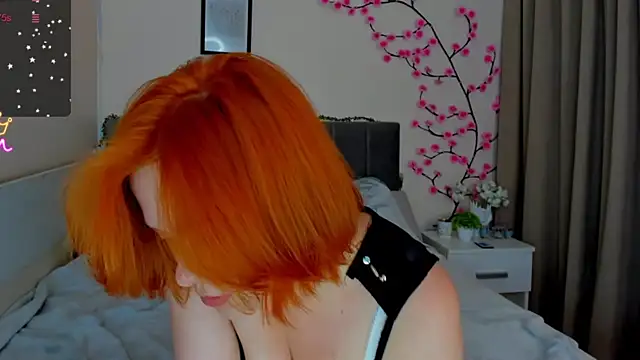 DellaRows' Live XXX Chat