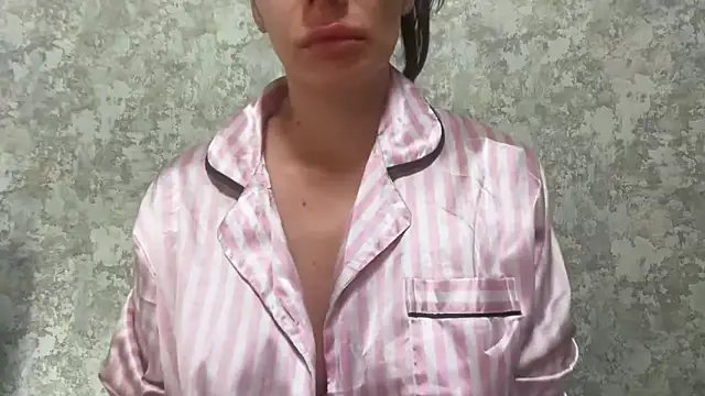 Angelinaa19 Adlı Modelin Web Kamerası Şovu