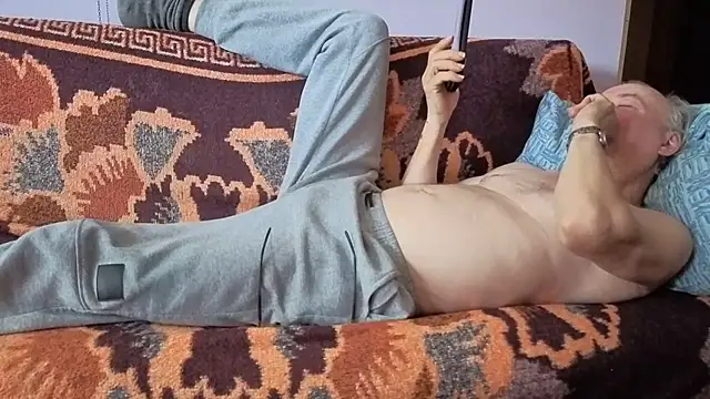 Show webcam de cumloverboyxx69