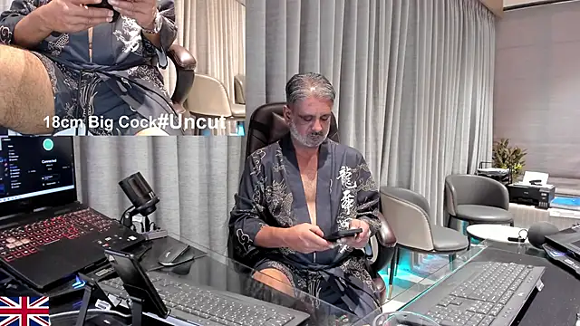 Chat +18 de OnlineBossUK ao vivo