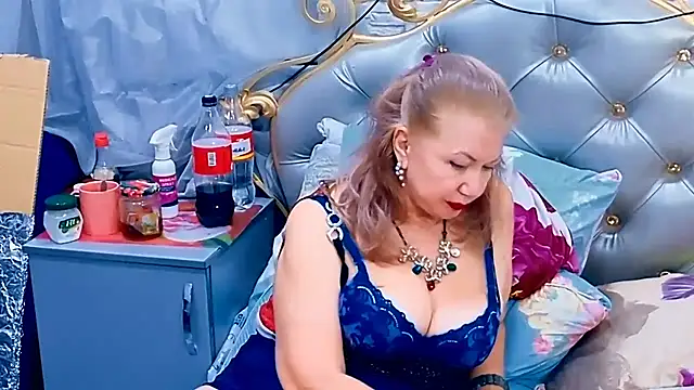 Hornystepmom29 现场XXX聊天