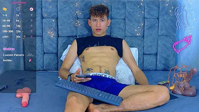 NicolasTorrez élő XXX-chatje