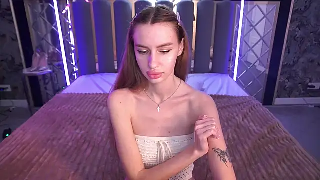 Snow_WhiteeeX Adlı Modelin Canlı XXX Sohbeti