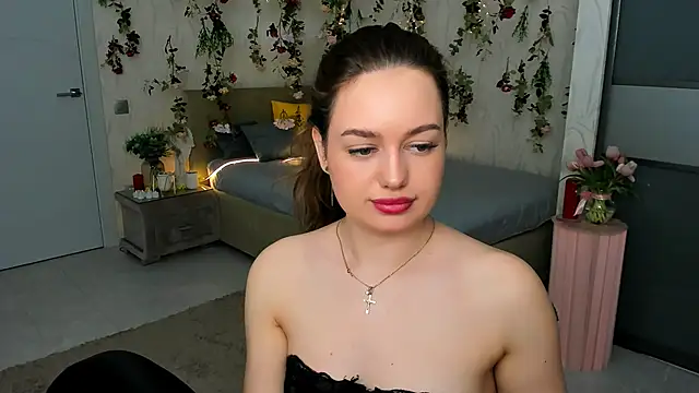 MiracleCurly Adlı Modelin Canlı XXX Sohbeti