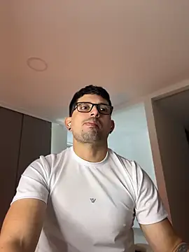 TroyeSavage's Live XXX Chat