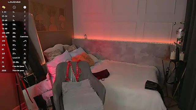 KylieMellow Show in webcam