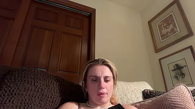 lolaaa555's Webcam Show
