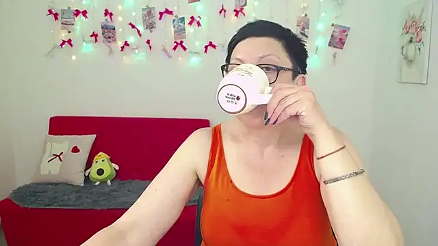 EmilyL0ve's Live XXX Chat