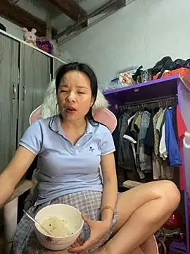 Ivy_Trix2 Live XXX-Chat