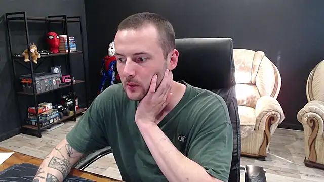 XXX chat uživo modela MihasikD