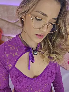 Chat +18 de ClaradelMar ao vivo