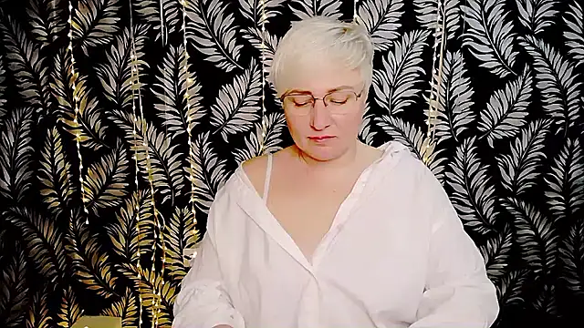 Chat +18 de Olivia_playful ao vivo