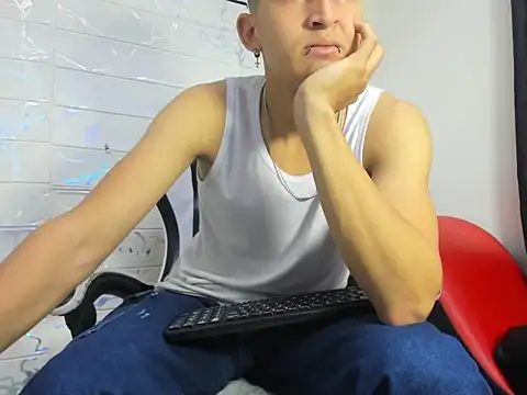 Show modela Ian_Savage na web-kameri