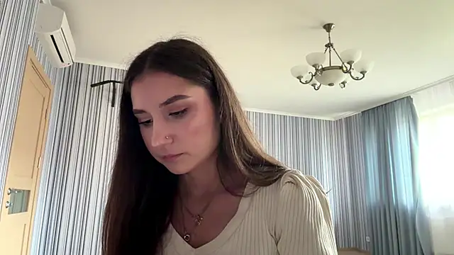 poly_princess' Live XXX Chat