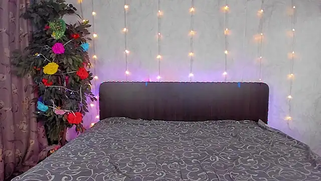 Milana_Crystal_ élő XXX-chatje