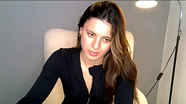 KiraHoney's Live XXX Chat